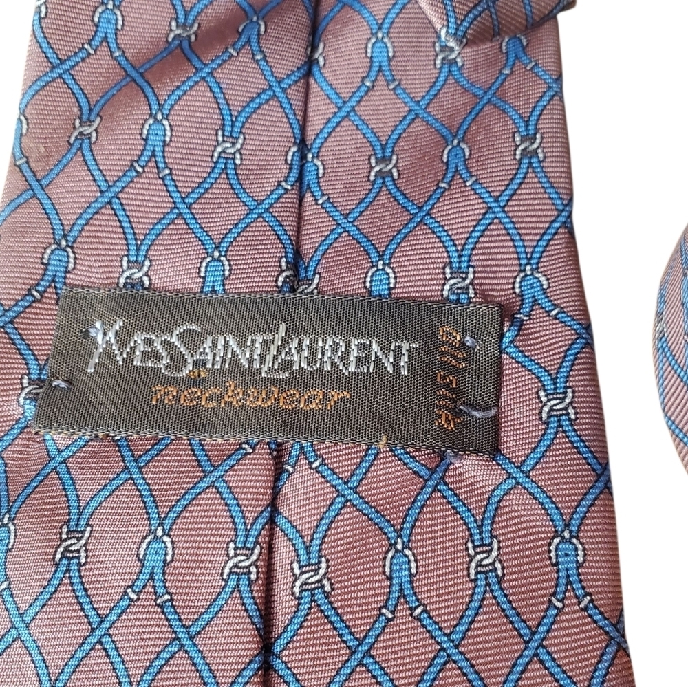 Vntg Yves Saint Laurent Silk Tie. Like New. Made in USA